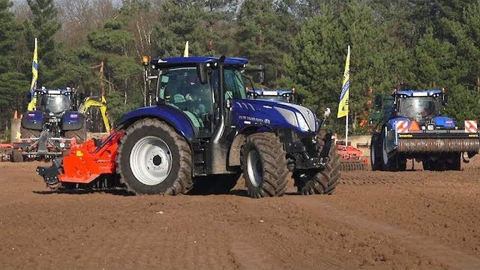 Belgische gebruikerstrainingen van New Holland in Merksplas Trekkerweb