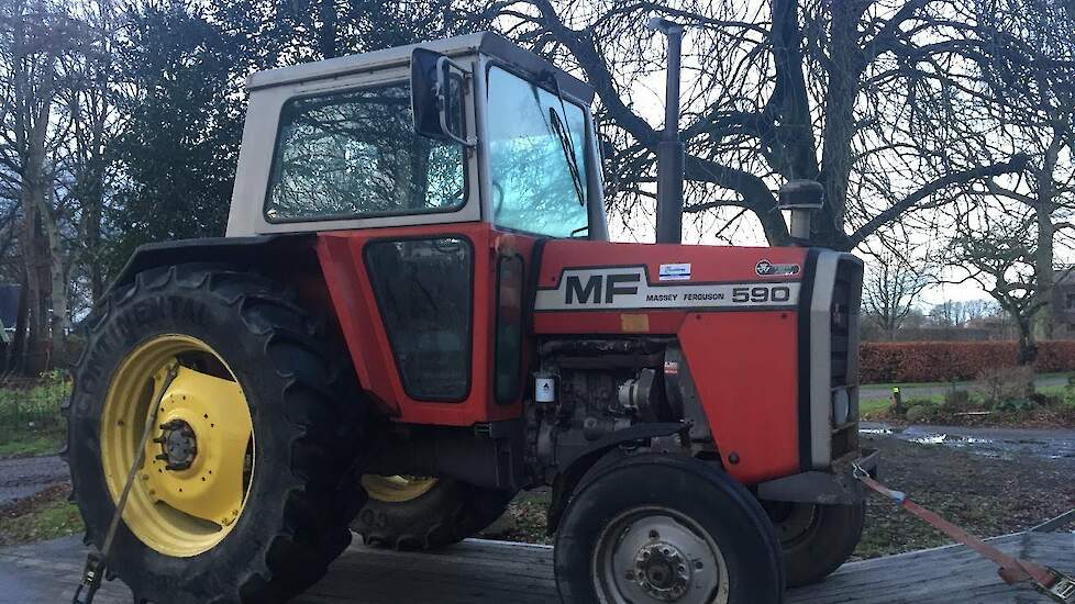 Massey Ferguson 590 afgeleverd bij Doornbos Agrarisch Loonwerk Trekkerweb