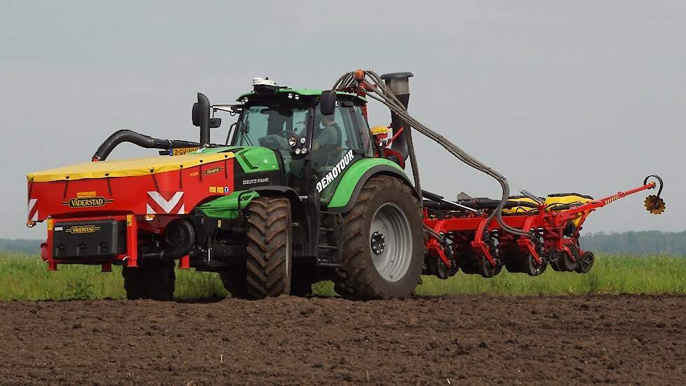 Väderstad Tempo,Deutz Fahr 6185 TTV voorzien van Ag Leader GPS in actie tijdens demo-tour Trekkerweb