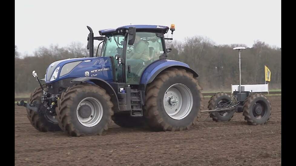 Track-Control ploeg en werktuigbesturing van LMB Vermeulen in Oostburg Trekkerweb