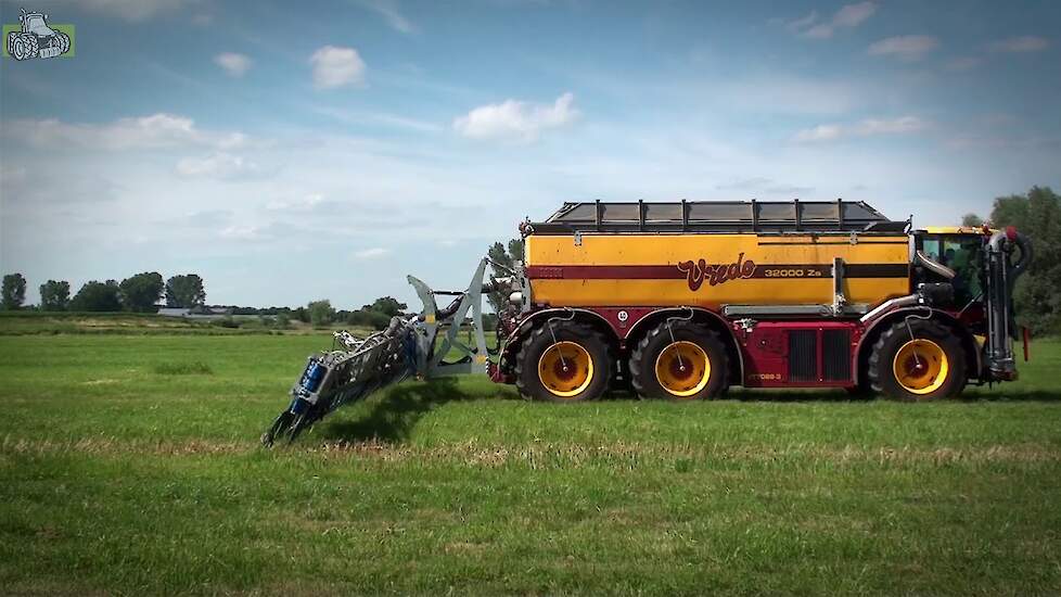 De Vredo VT7028-3 met 32 kuubs tank Deutz V8 motor met 687pk, Stage 4 / Tier 4 Final Trekkerweb