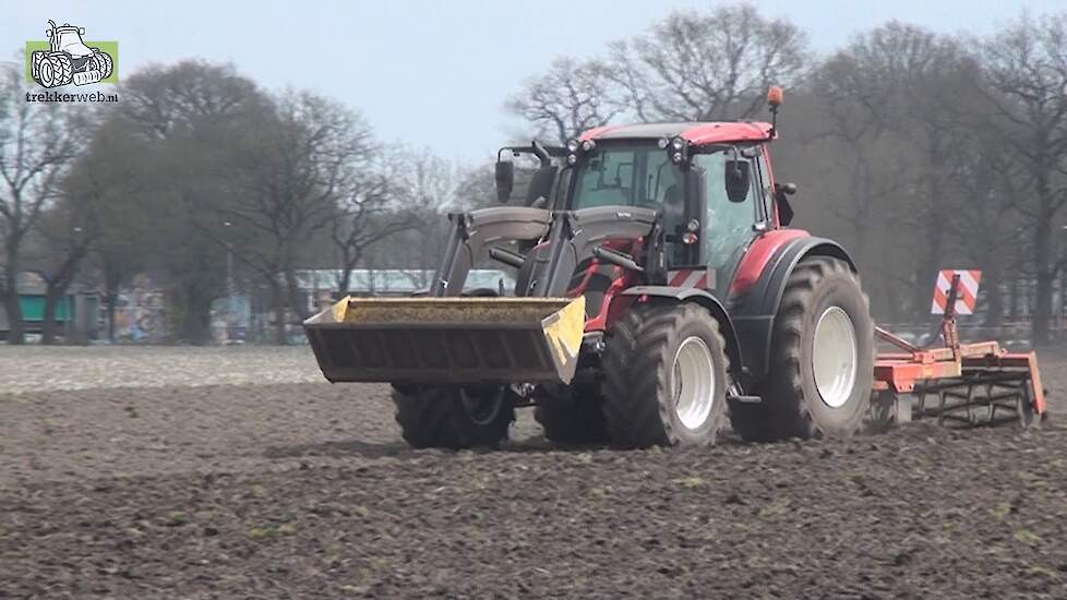 Valtra bietenland klaar leggen met de Evers Batak Trekkerweb