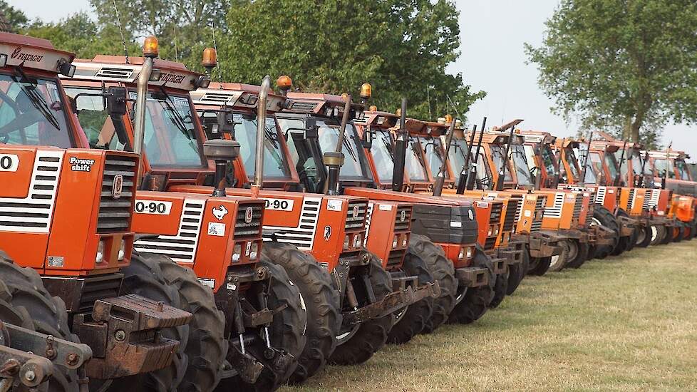 De Fiat-CNH Tractorclub op toertocht door Drenthe Trekkerweb