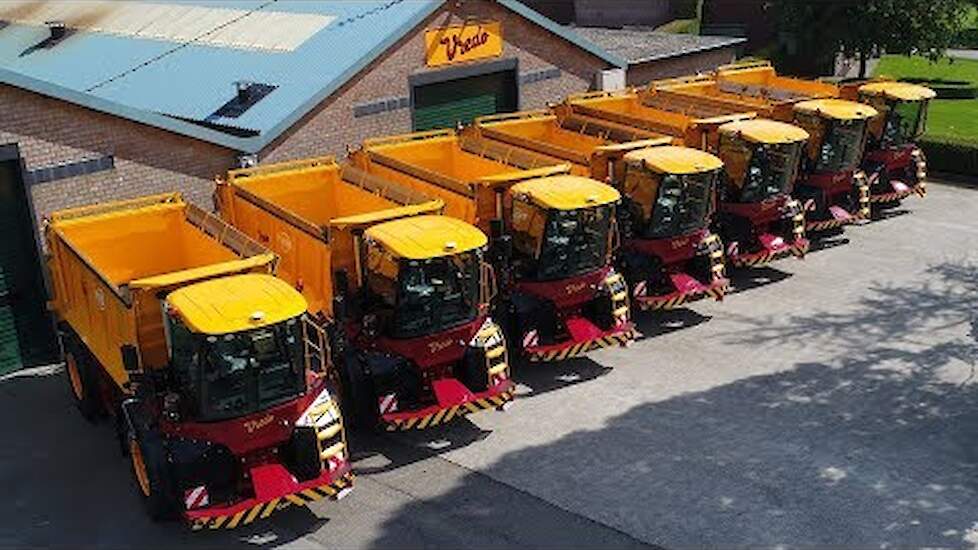 Vier Vredo VT4556 TEBBE Tracs op transport naar Engeland