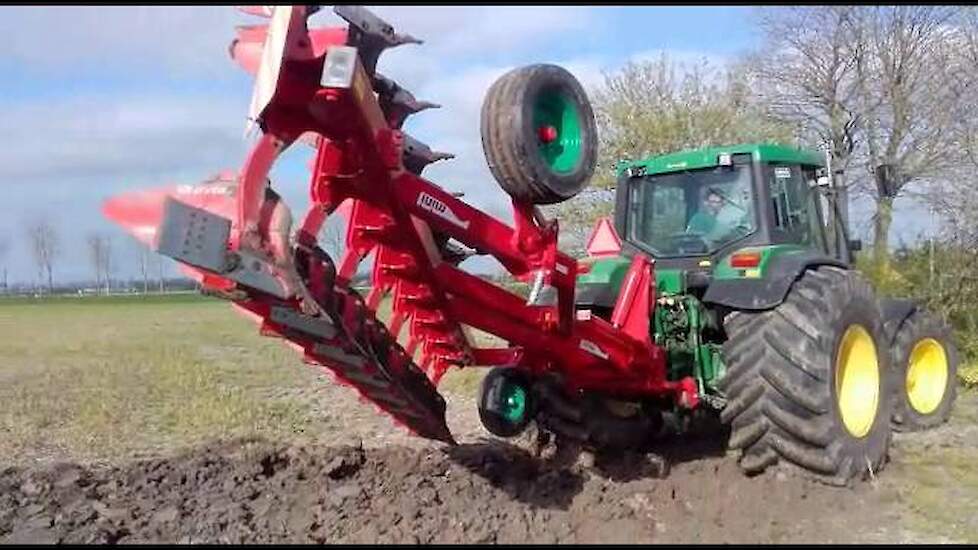 Ovlac ECO boven over ploeg Koeckhoven Agricultural Machinery Trekkerweb