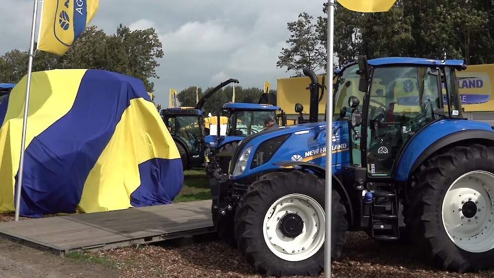 Wat zit er onder het kleed morgen bij New Holland ?  Bij Agrotechniek Holland