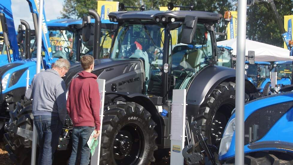 New Holland T6.175 Dynamic Command Night Eagle