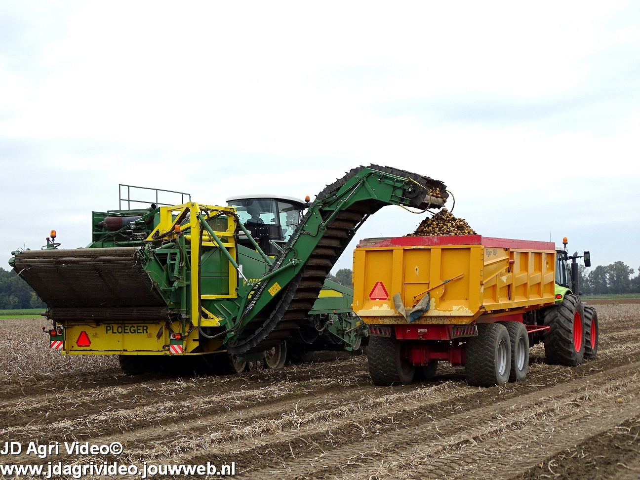 Oxbo Aardappels Rooien Met Een Ploeger Ar 4w Trekkerweb Nl