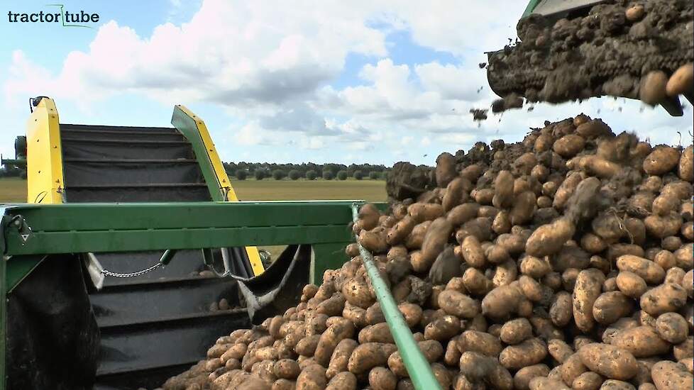 Uitleg van de Ploeger AR 4B op de Potato Europe 2013 - Interview - trekkerweb