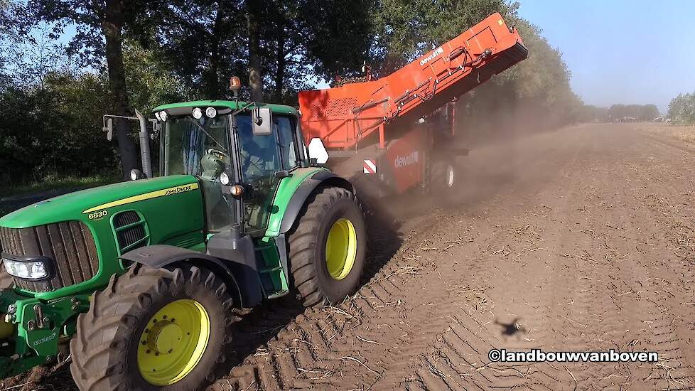 Dewulf RQ2060 verstek aardappelrooier met John Deere 6830