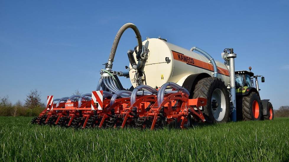 KUHN en KAWECO samen in de Strip-till bemesting dierlijke mest op stroken Trekkerweb