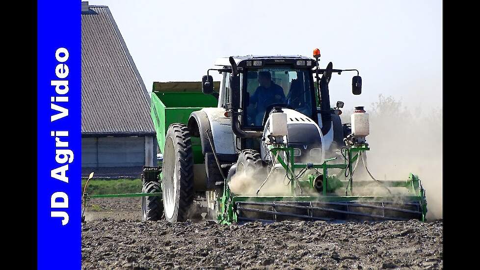 Valtra T202+AVR | Aardappels poten | Planting potatoes | van Til Biddinghuizen | Kartoffeln | 2019