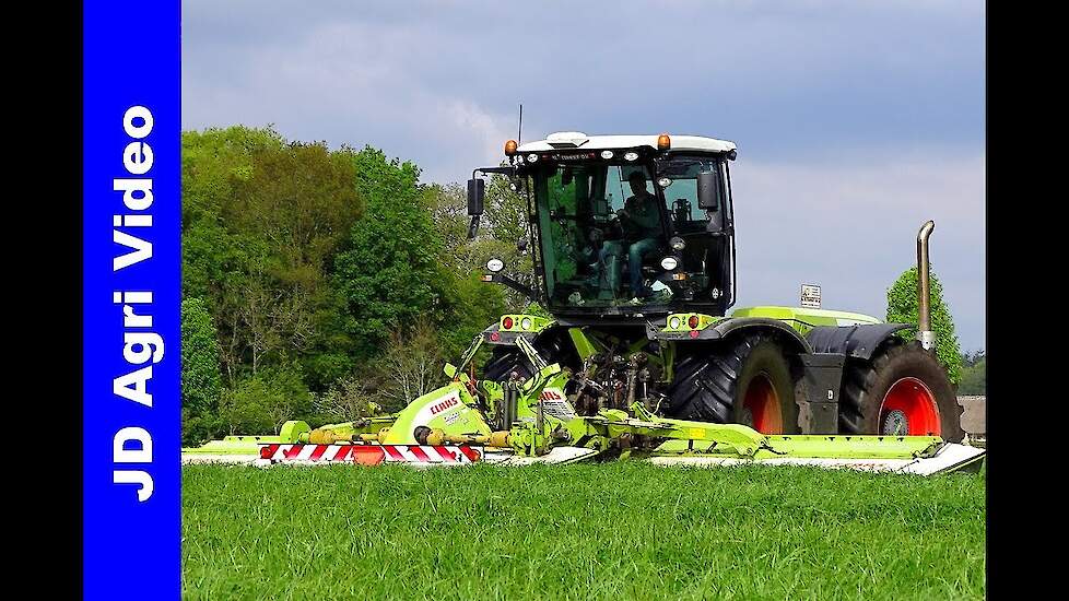 Mowing grass 2019 | Claas Xerion 3300 + Triple maaiers | Gras maaien | Verhoef Nijkerk | Gras mähen