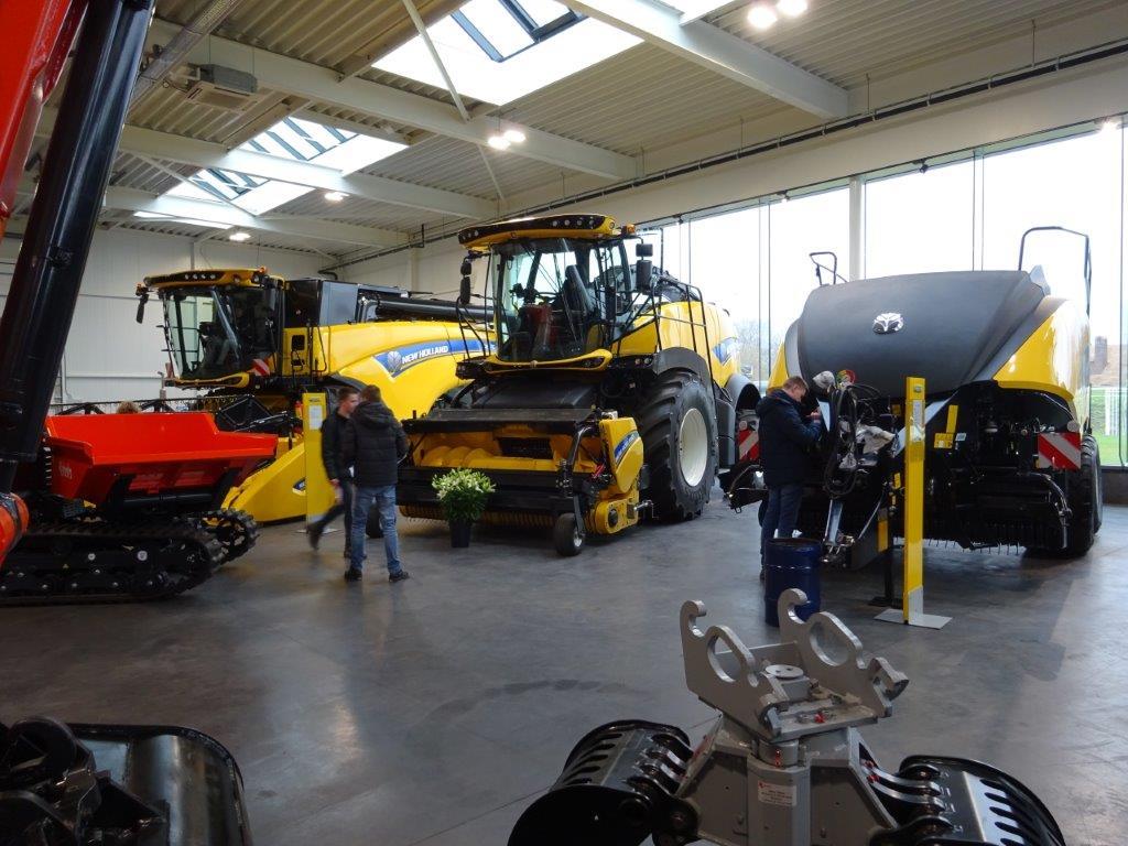 New Holland › Show Bij Gebr. Weststrate BV In Nieuwerkerk | Trekkerweb ...