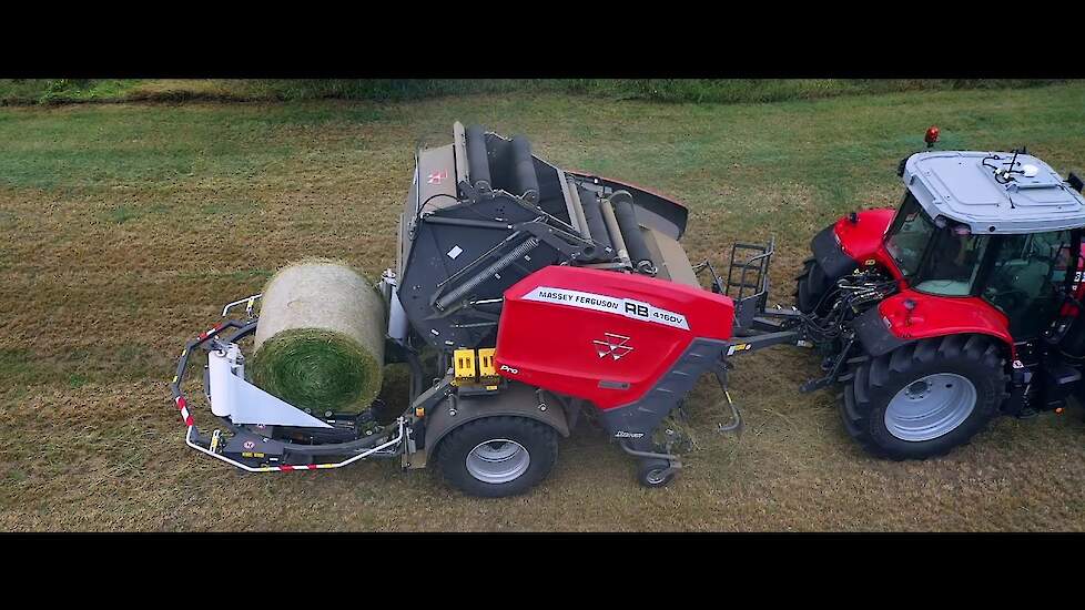 Massey Ferguson S7718 en 4160V RB massey Ferguson ronde balenpers