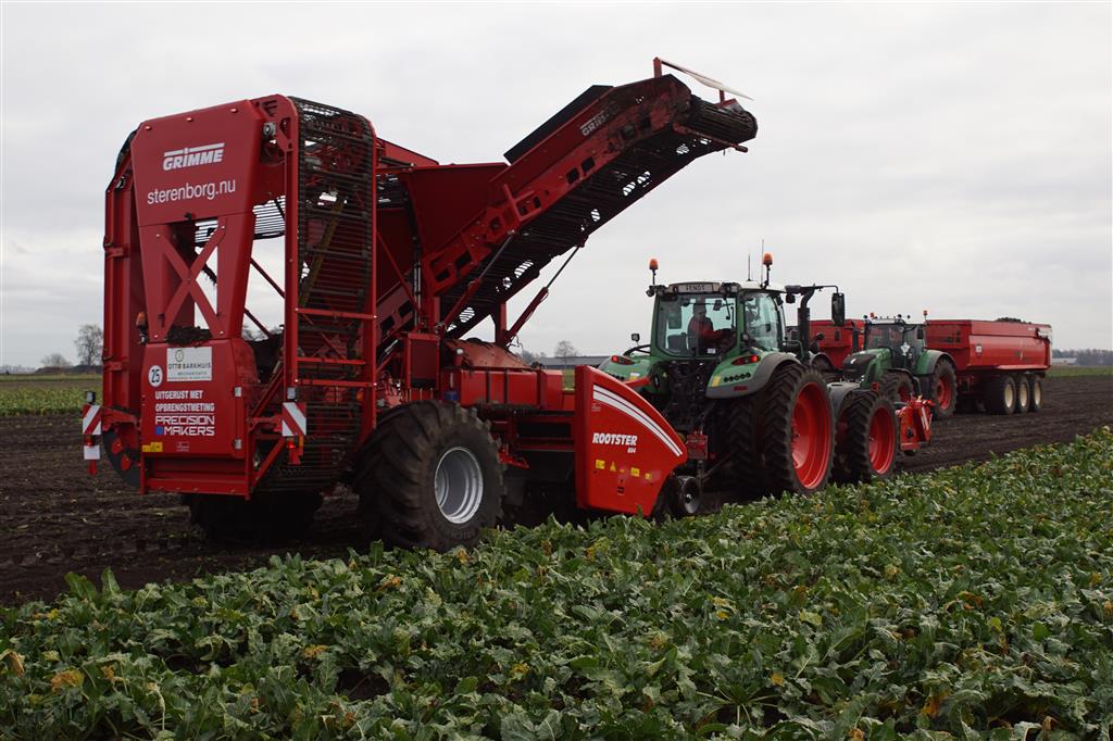 Grimme › Grimme Rootster 604: 6-rijig, 4-tons Bunker, Getrokken ...