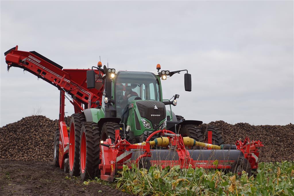 Grimme › Grimme Rootster 604: 6-rijig, 4-tons Bunker, Getrokken ...