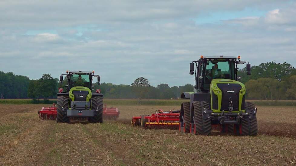 Big tractors in action