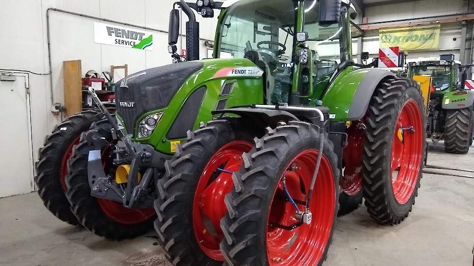 Fendt 724 op dubbele cultuurwielen uitgevoerd met bandendrukwissel systeem van PTG