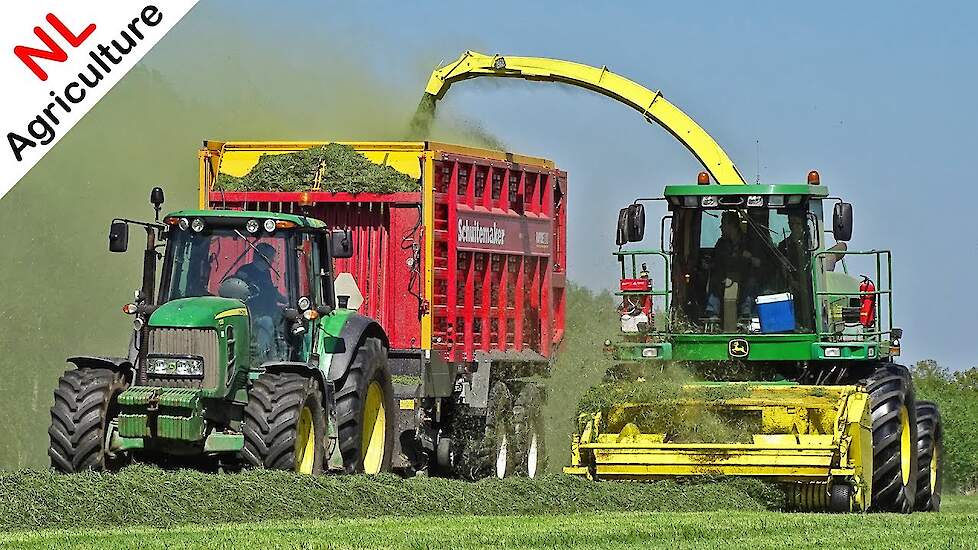 Grass silage 2020 ● John Deere + Claas Xerion + Schuitemaker ● Gras hakselen ● J. de Heus.