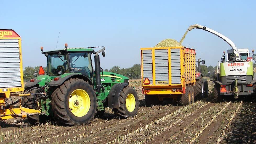 Case-IH Magnum 250, John Deere 7930 en Claas Jaguar Profistar - Trekkerweb.nl