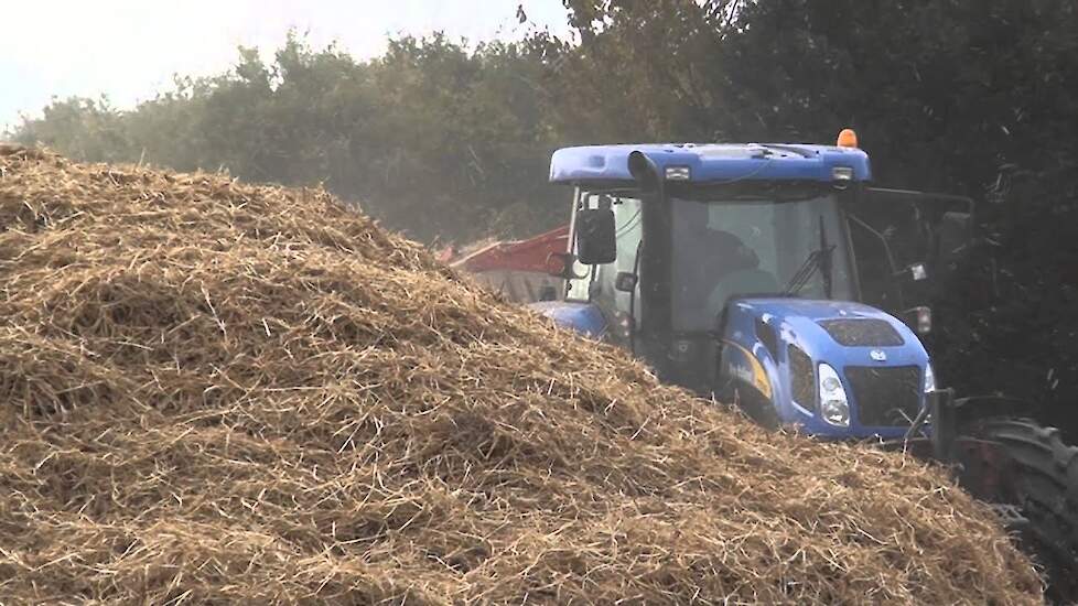 Aardappels onderstoppen met New Holland - Trekkerweb