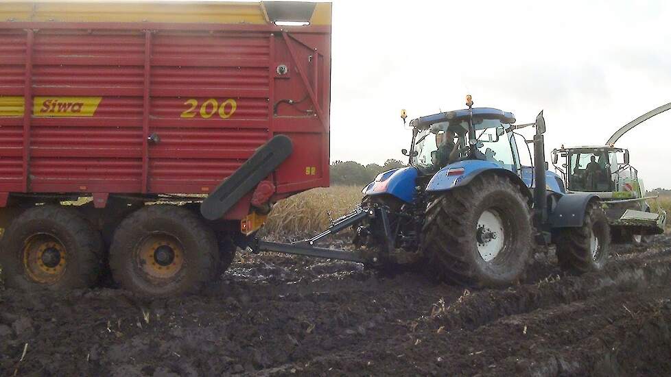 Armadis duwbok in de mais het duwtje in de rug bij zware omstandigheden Trekkerweb mud silage