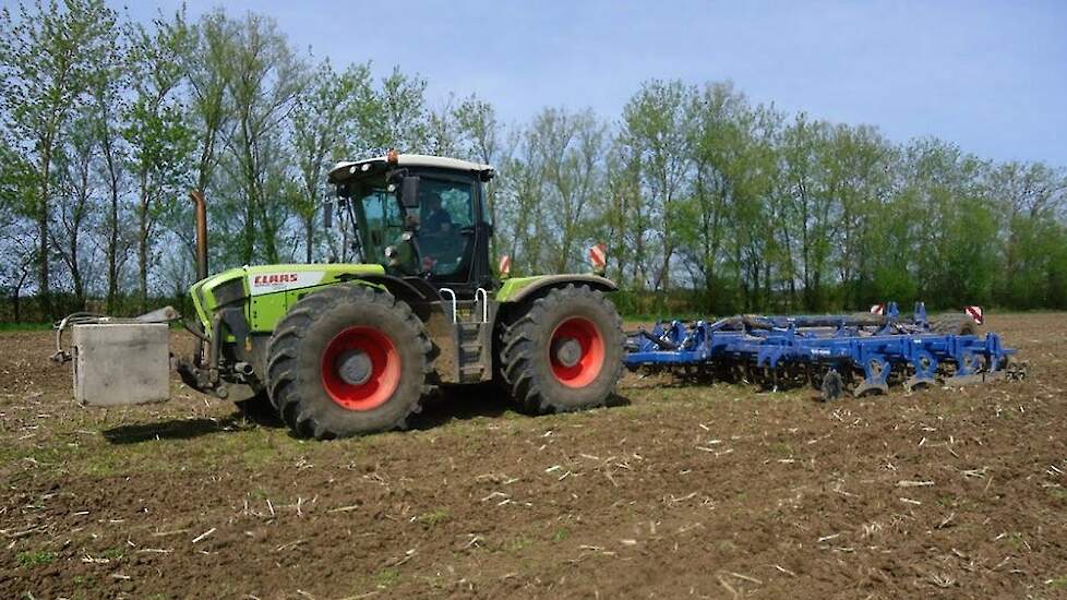 Claas Xerion VSS AGRO Zaaibedcombinatie XXL Trekkerweb