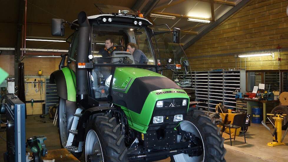 Installatie SBG RTK GPS  Deutz Fahr Agrotron TTV 420 Trekkerweb