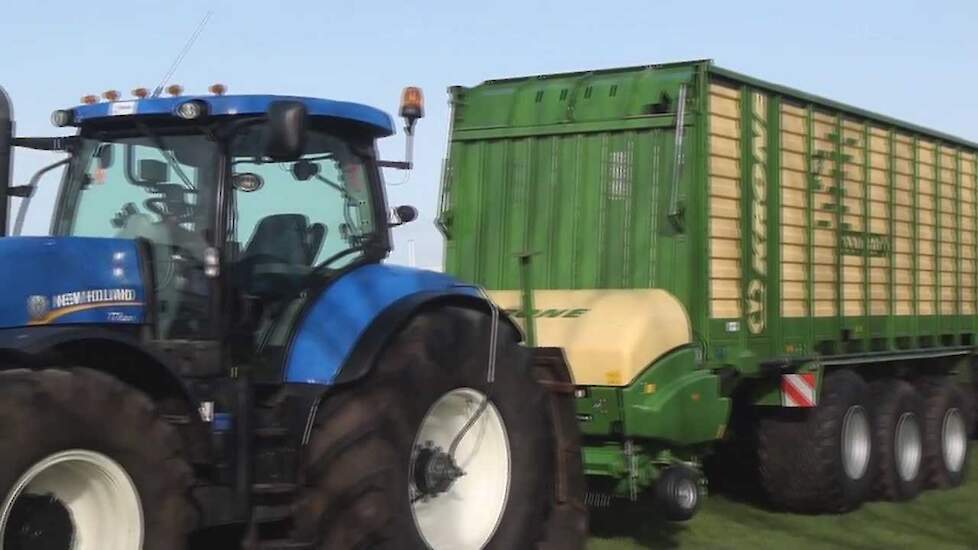 Ruim aanbod trekkers en machines bij show Broekens BV in Gorredijk Trekkerweb