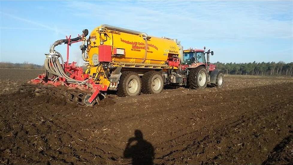 Loonbedrijf Hendrickx Blitterswijck is volop aan de mest en compost Trekkerweb