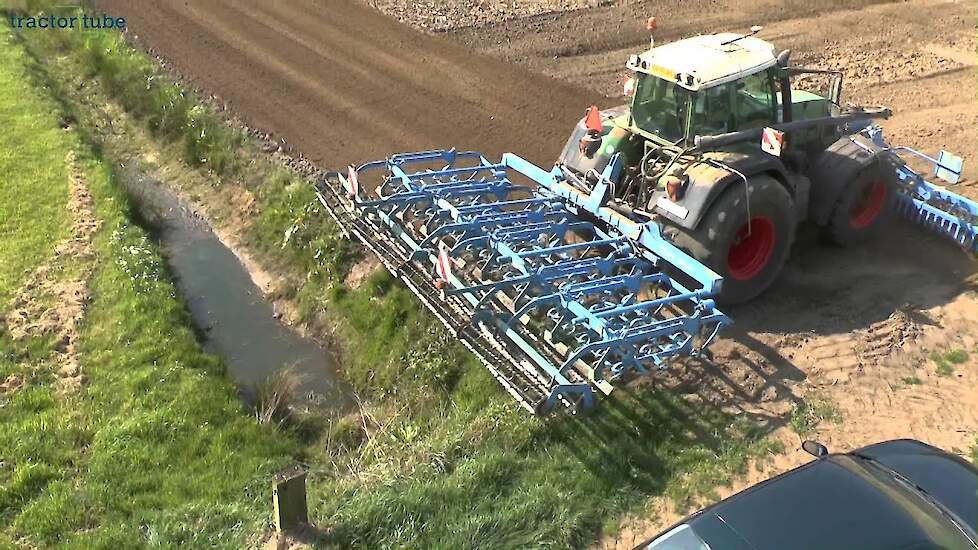 Loonbedrijf van Hal met Lemken Quarz 7 en Fendt 815 vario Trekkerweb