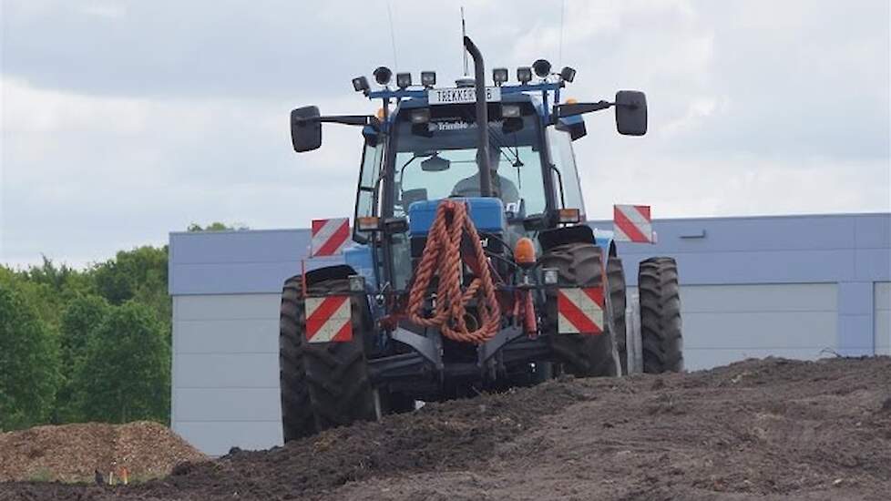 Doornbos Agrarisch loonwerk aanleggen BioBased Economy veld voor Drentea kantoormeubelen Trekkerweb