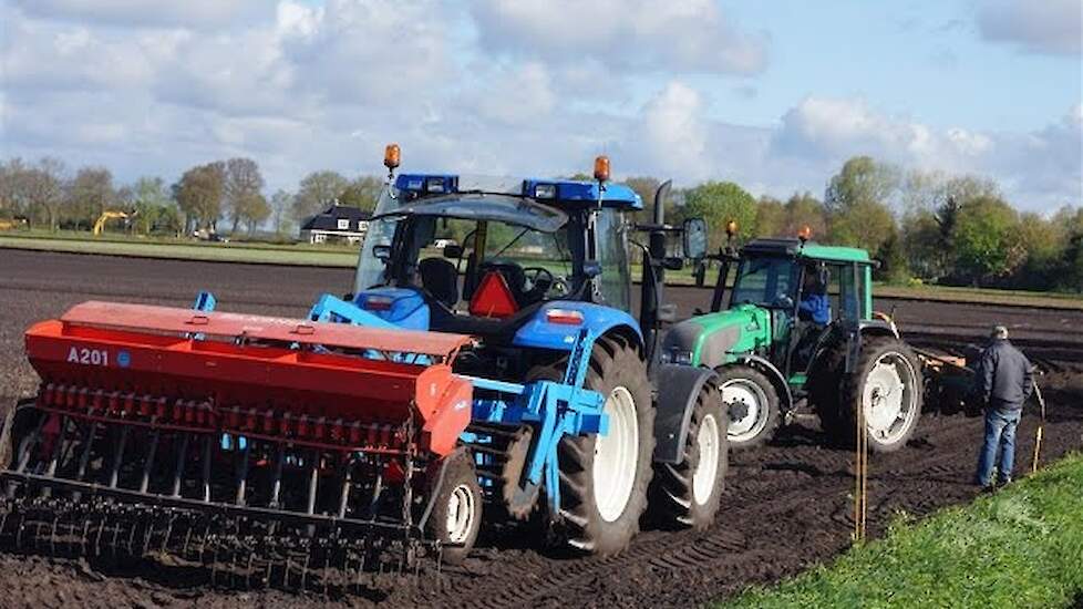 Verschillende zaaisytemen worden getest voor het soja zaaien Trekkerweb