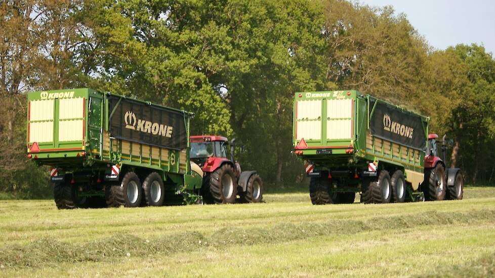 Nieuw ! Bij Loonbedrijf en grondverzetbedrijf Koonstra, Krone opraapwagen  Trekkerweb