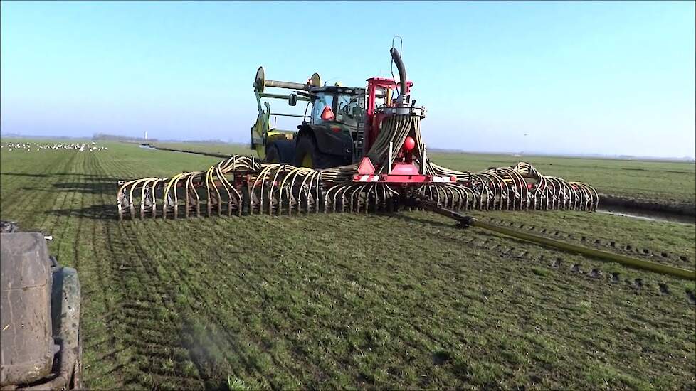 Volledig automatische mestpompunit van Loonbedrijf G.Bunnik Trekkerweb