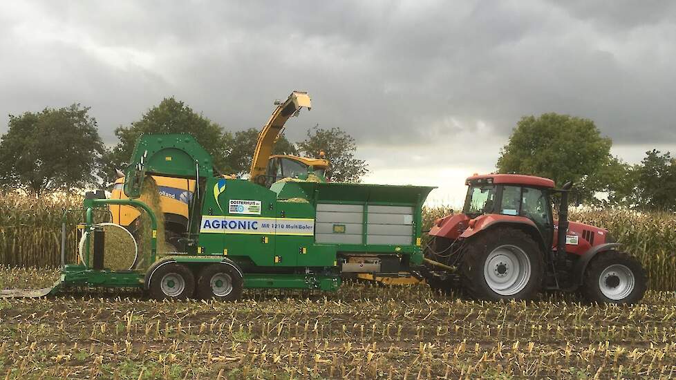 Twee nieuwe AGRONIC MR 1210 MultiBalers geleverd Trekkerweb