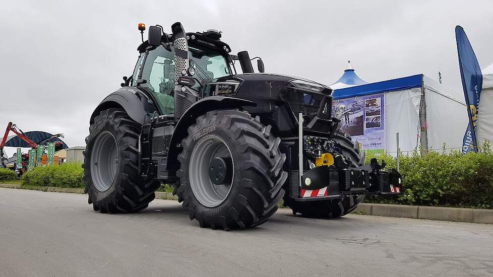 Agribumper steelt de show op beurs in Obohiro, Hokkaido, Japan Trekkerweb