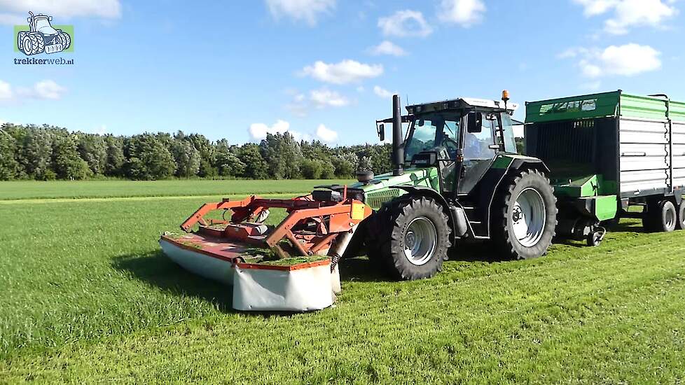 Zomerstalvoedering Deutz-Fahr Agrostar 6.08 en Deutz Fahr K 6.47 opraapwagen