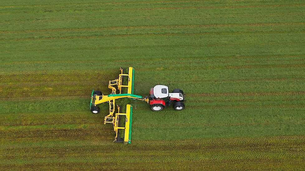 Ploeger getrokken bandhark CM2240 in actie