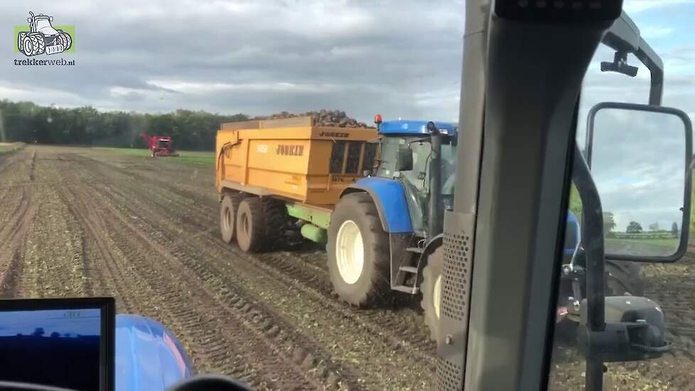 Cabine onboard New Holland  T7510 suikerbietentransport