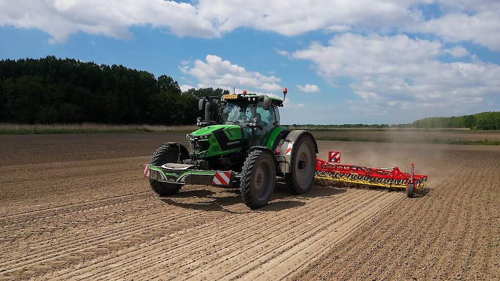 Deutz-Fahr 6140 TTV op 3 meter breed spoor