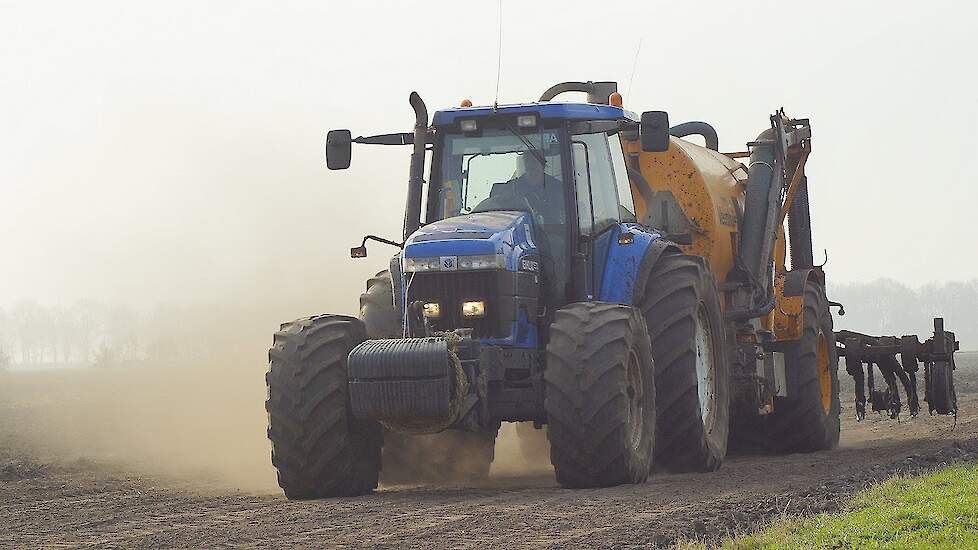 Pure sound New Holland 8970A 240 pk en Veenhuis bemester