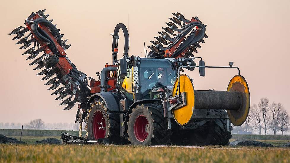 Fendt 724 Vario Black Beauty | Grasland sleepslangen | Breure de Waard