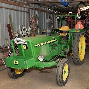 De John Deere 920 is van het bouwjaar 1969 en dus eigenlijk ook al een oldtimer.