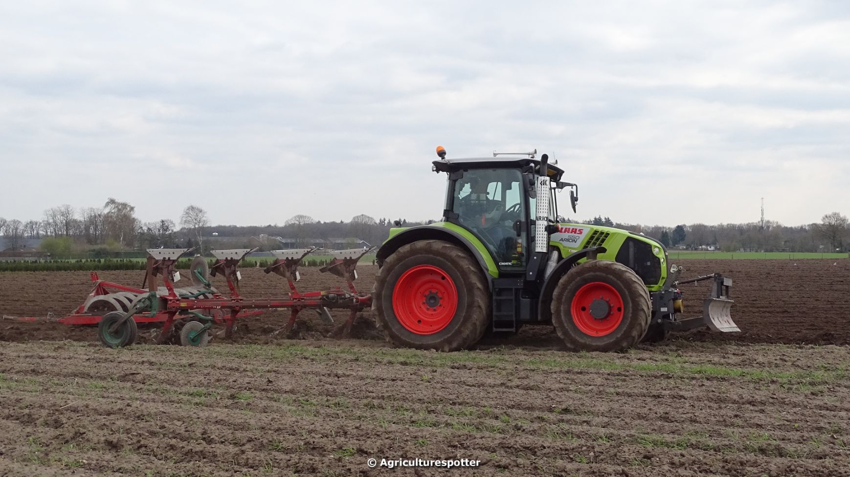 CLAAS › Ploegen Met Een Claas Arion 550 En Een Kverneland 4-schaar ...