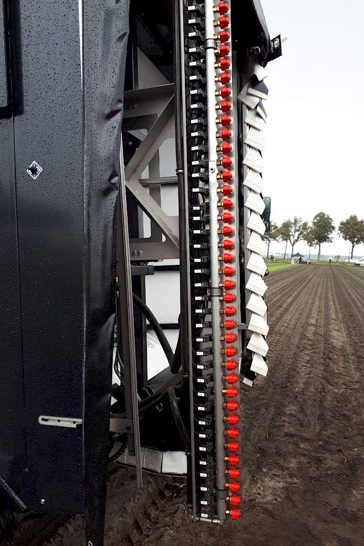 Abemec toonde de ARA spotsprayer van het Zwitserse bedrijf EkoRobotix.
