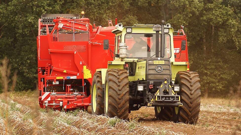 Mercedes-Benz MB Trac 1300 met Grimme SE 150-60