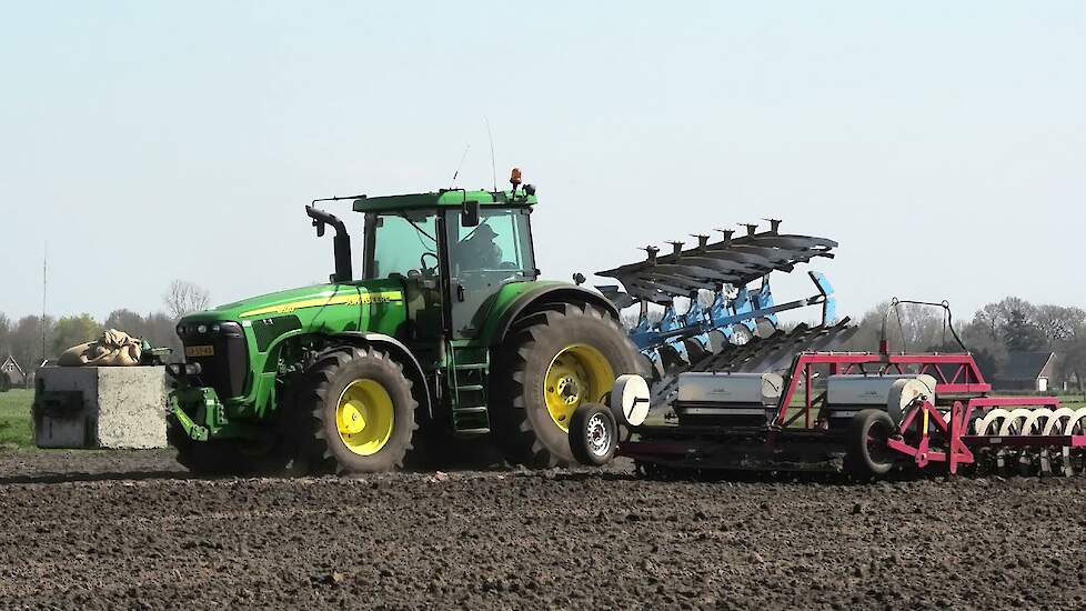 JOHN DEERE 8520 LEMKEN VARIOPAL 8 WENTEL PLOEG 6 SCHARIG SCHOLTENSZATHE