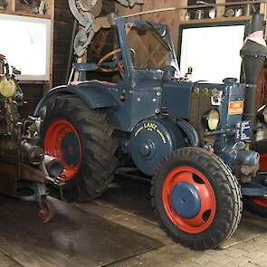 Deze Land Bulldog 'reinvergasser' uit 1943 deed Jos zichzelf cadeau nadat hij een leuk erfenis had gekregen.